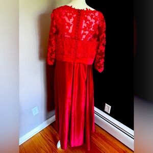 New, Never worn sz 14W Garnet red full length dress.
